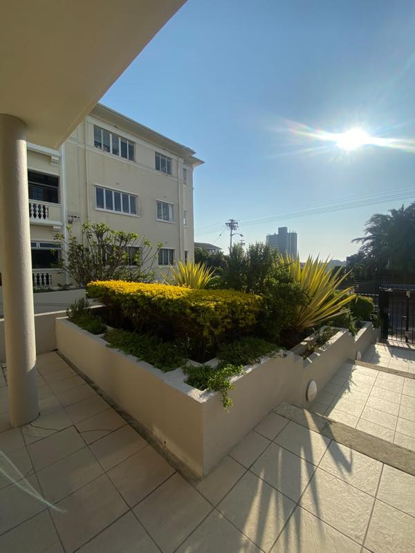 To Let 1 Bedroom Property for Rent in Sea Point Western Cape